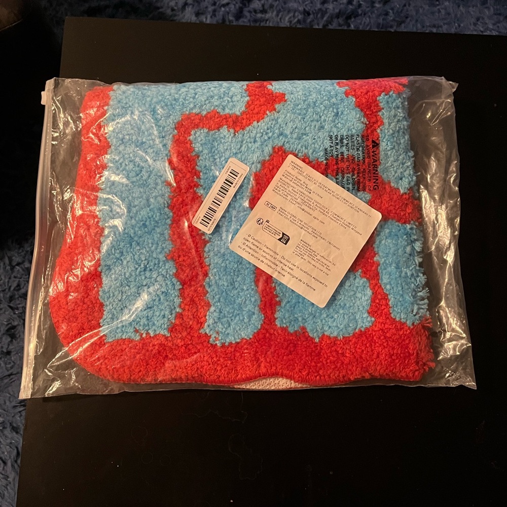 Fresh Red and Blue Door Mat 
21x16 inches.